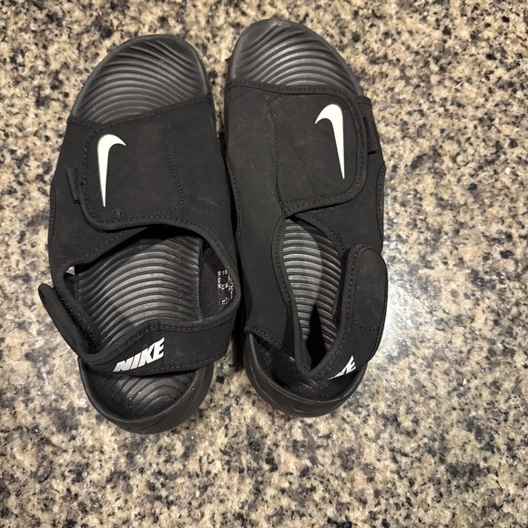 NIKE KIDS CHILD SANDAL SUNRAY 001 BLACK Slides 4Y *AS IS* - Picture 1 of 4